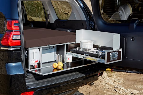 QUQUQ FlatBox – Campervan-Modul für Landcruiser & Discovery 3+4