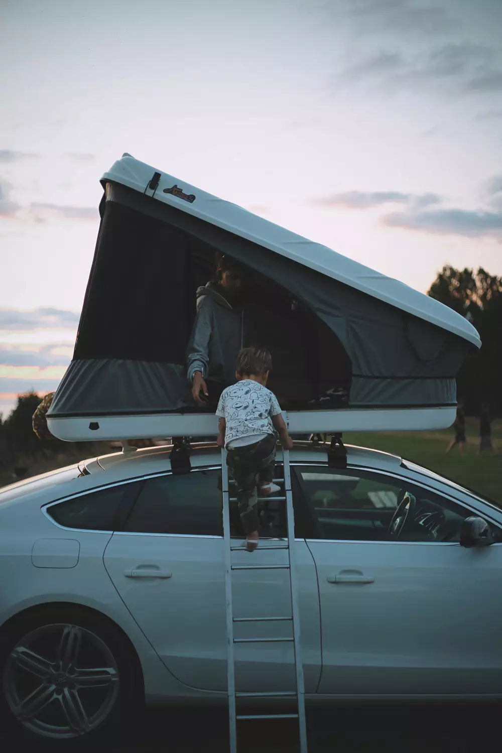 James Baroud Space S: Roof tent for couples and small families