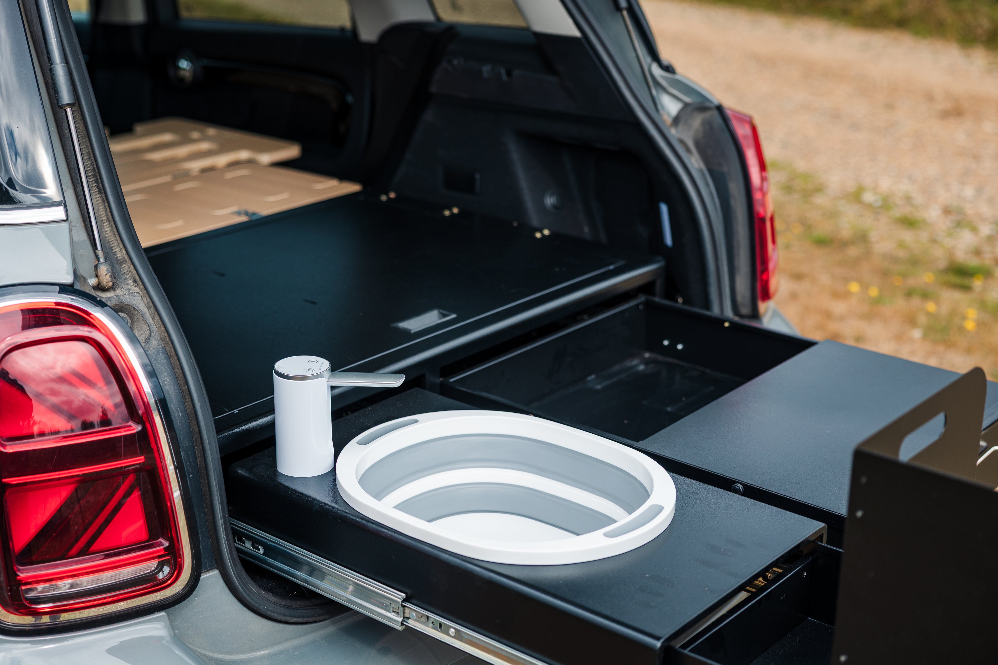 CampBoxi Kitchenfit - Allt-i-ett Camper Box för vardagsbilar