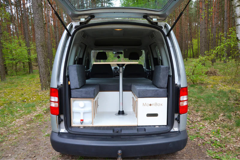 MOONBOX 115 Modify – Campervan-Modul mit Sitzgruppe