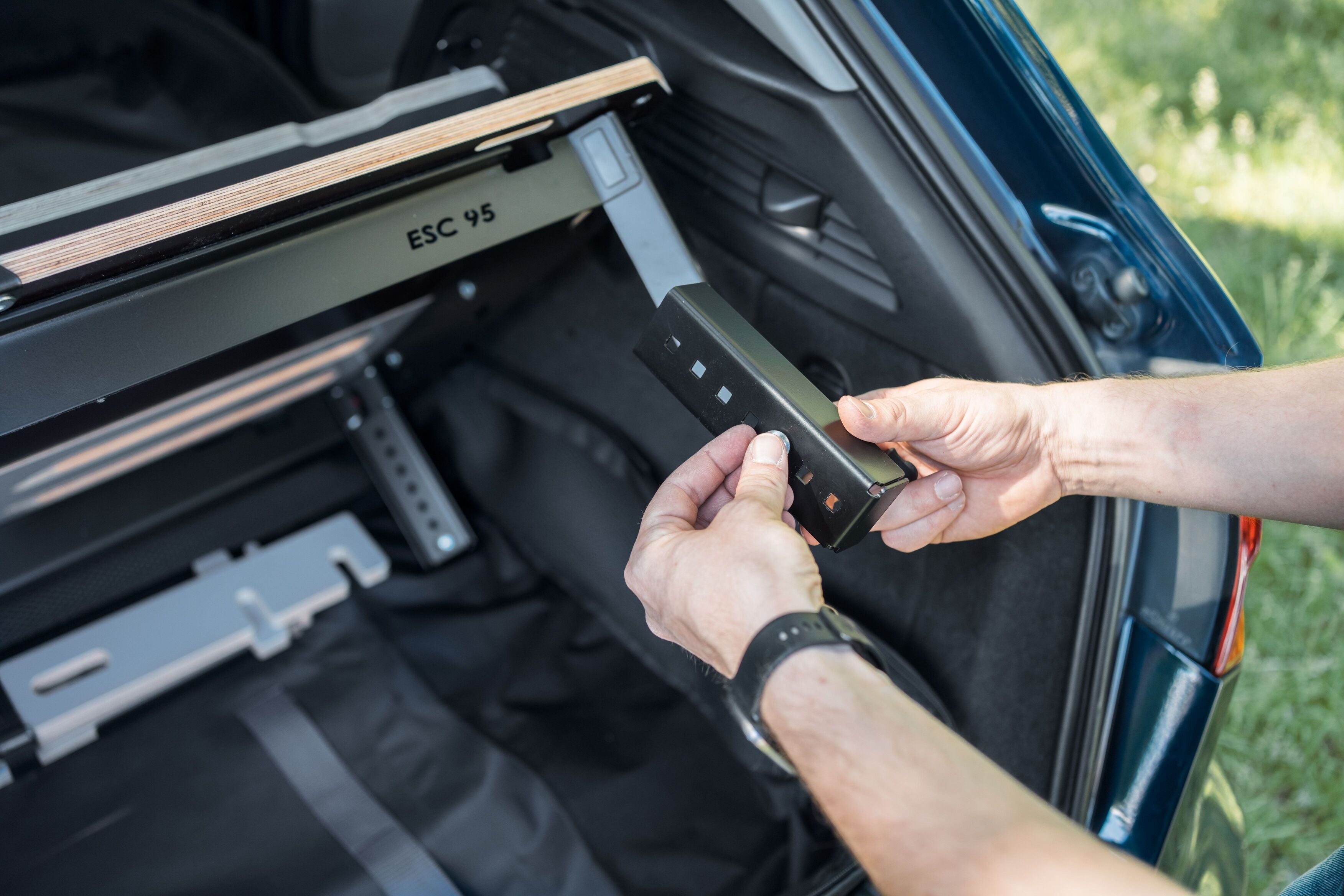 RAXO ESC BOX - Smart Campervan modul til næsten alle biler