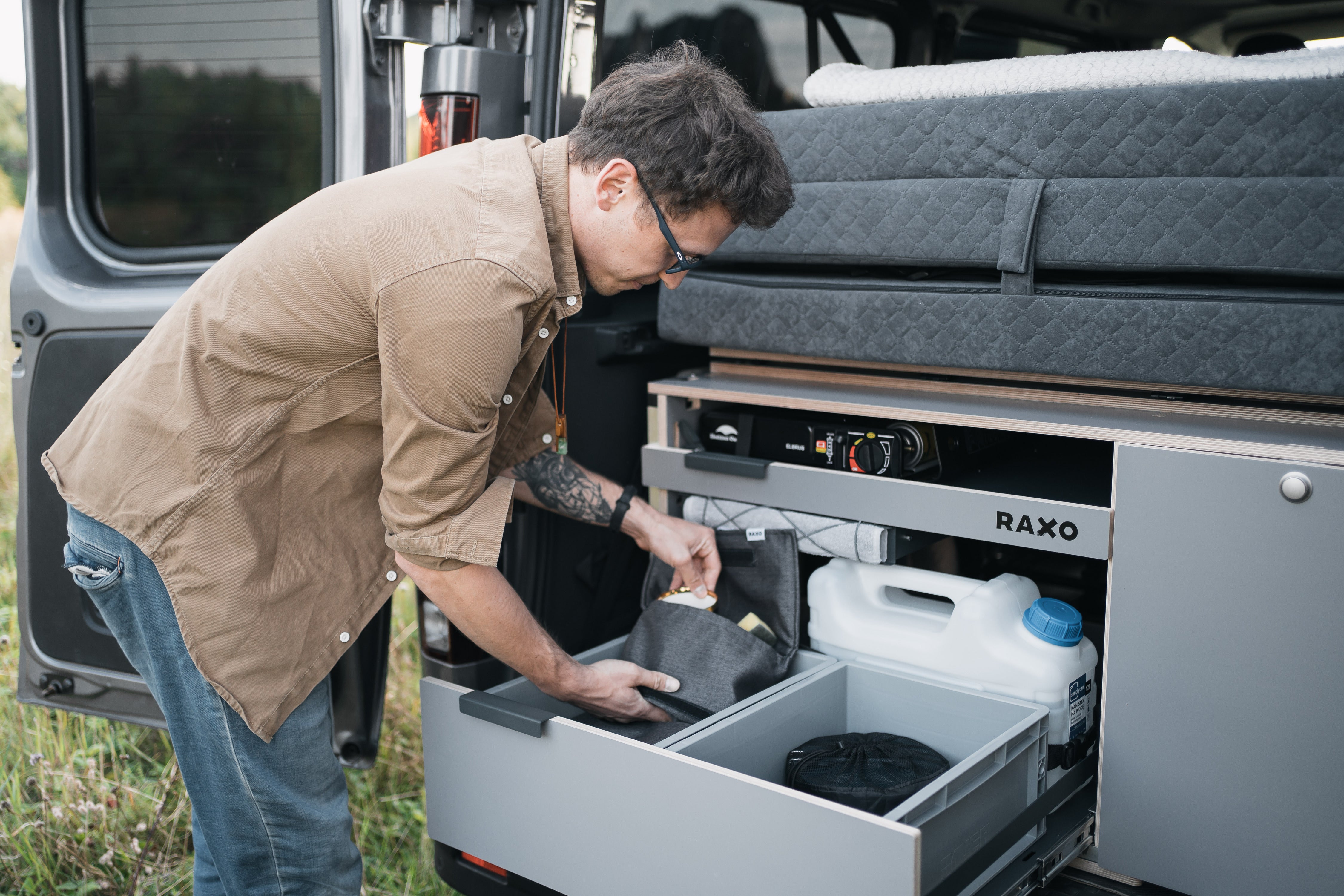 RAXO Base Campervan Module - Förvandla din bil till en bekväm och funktionell husbil