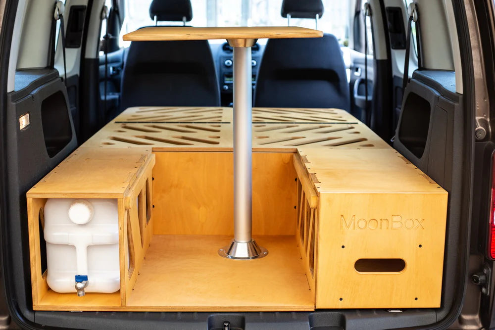 MOONBOX 111 Modify – Campervan-Modul mit Sitzgruppe