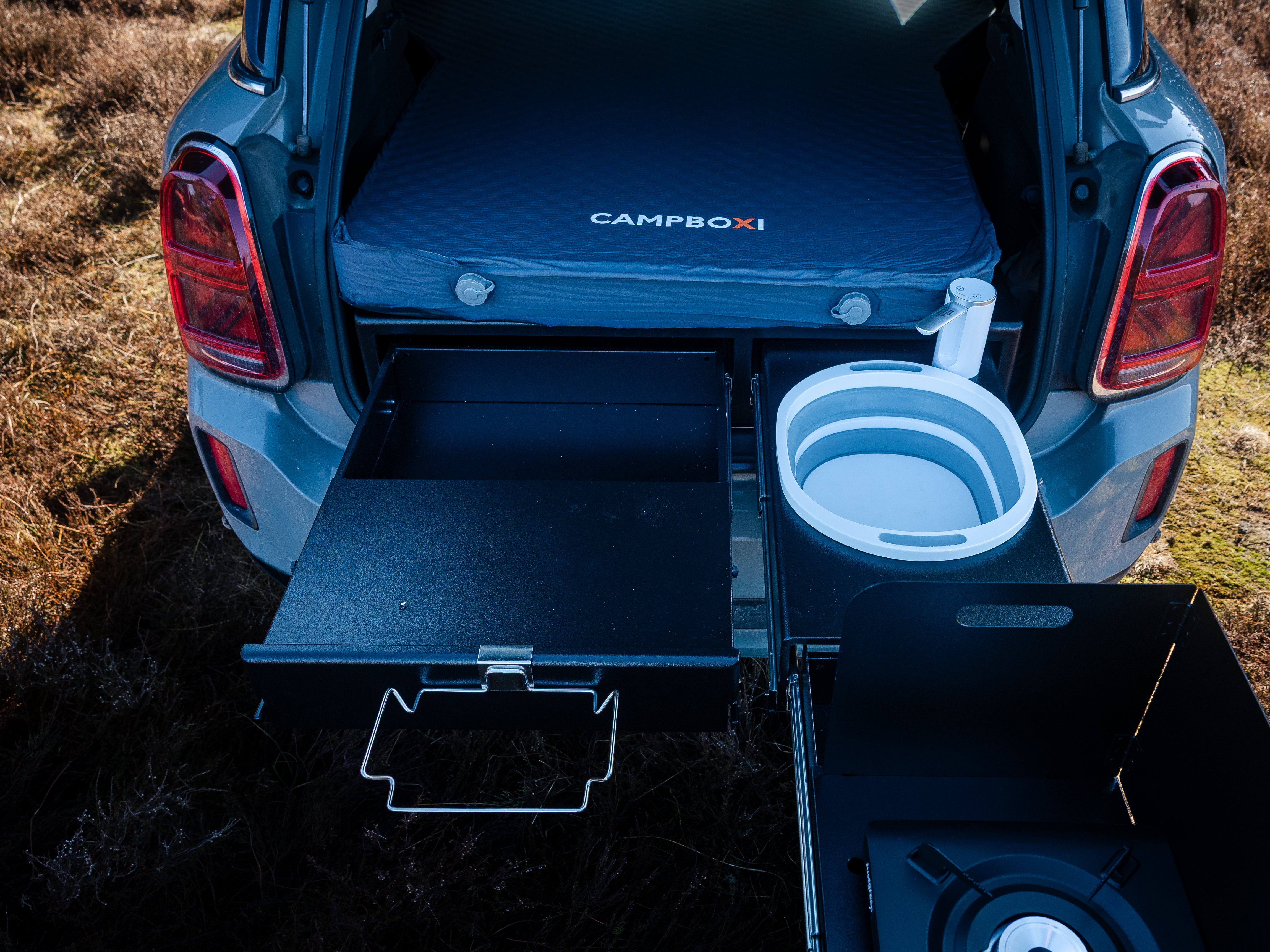 CampBoxi Kitchenfit - Allt-i-ett-husbilsmodul för vardagsbilar
