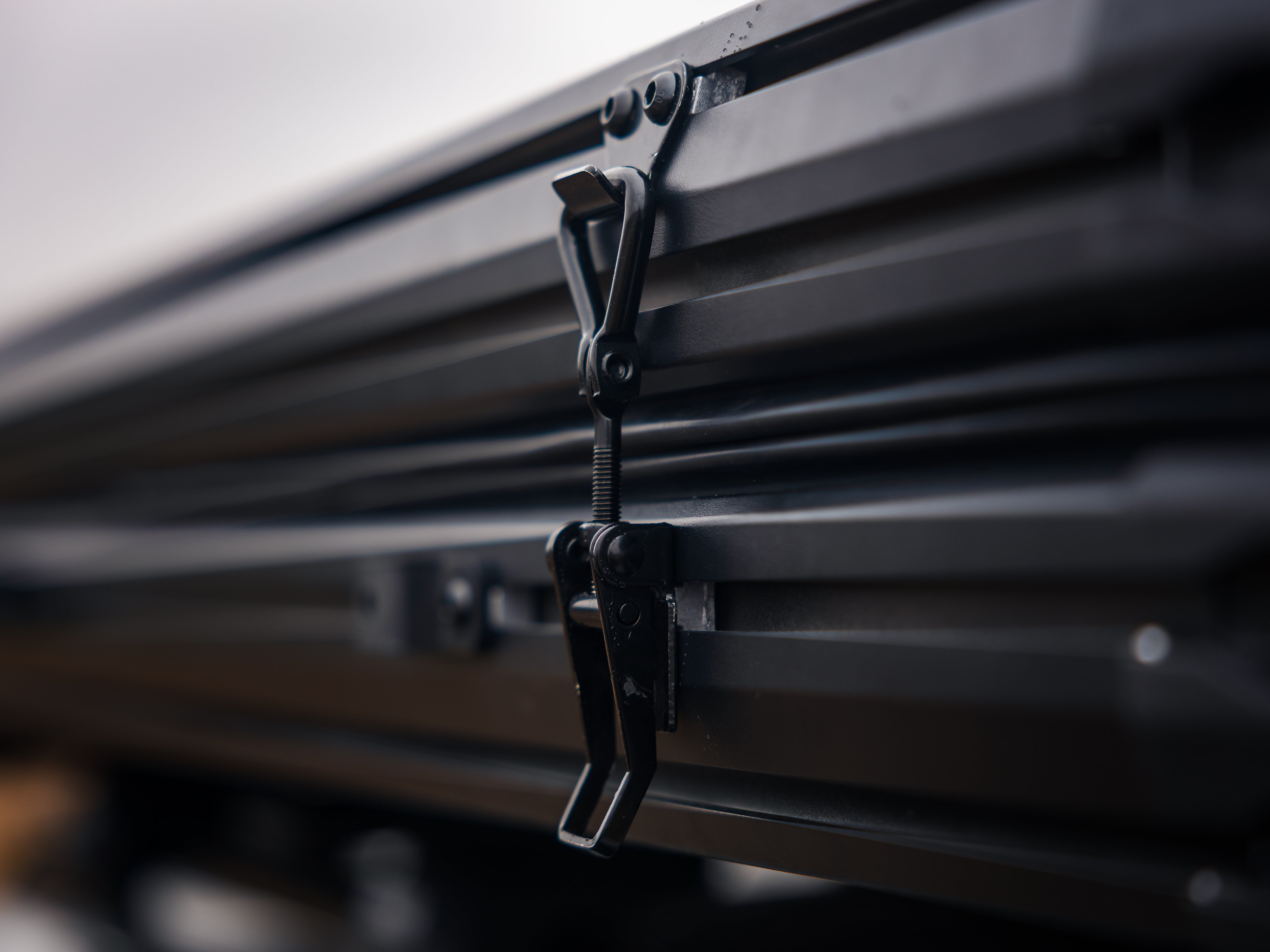 CampBoxi Aero 130 roof tent - Hard-shell aluminum roof tent