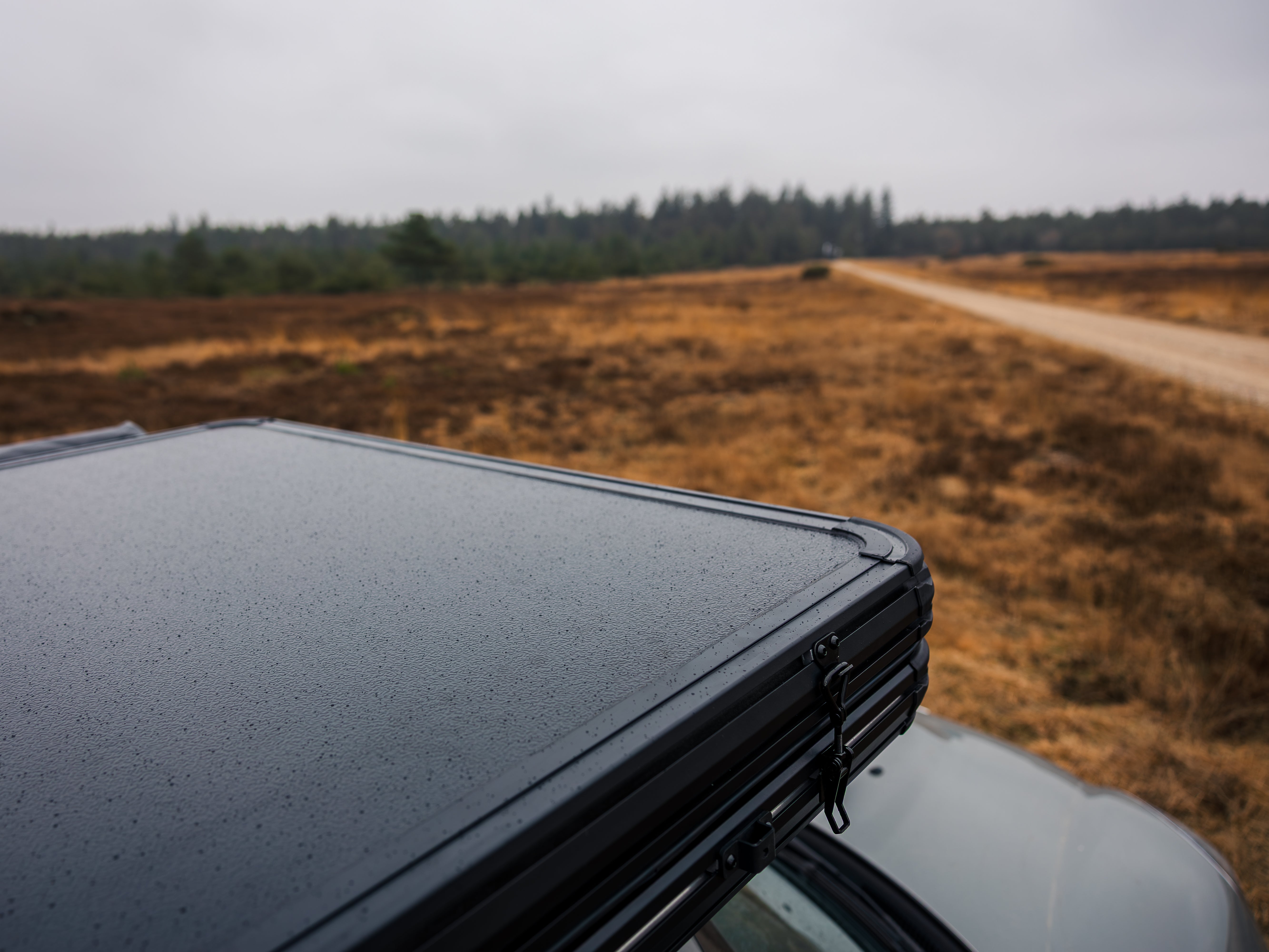 CampBoxi Aero 130 roof tent - Hard-shell aluminum roof tent