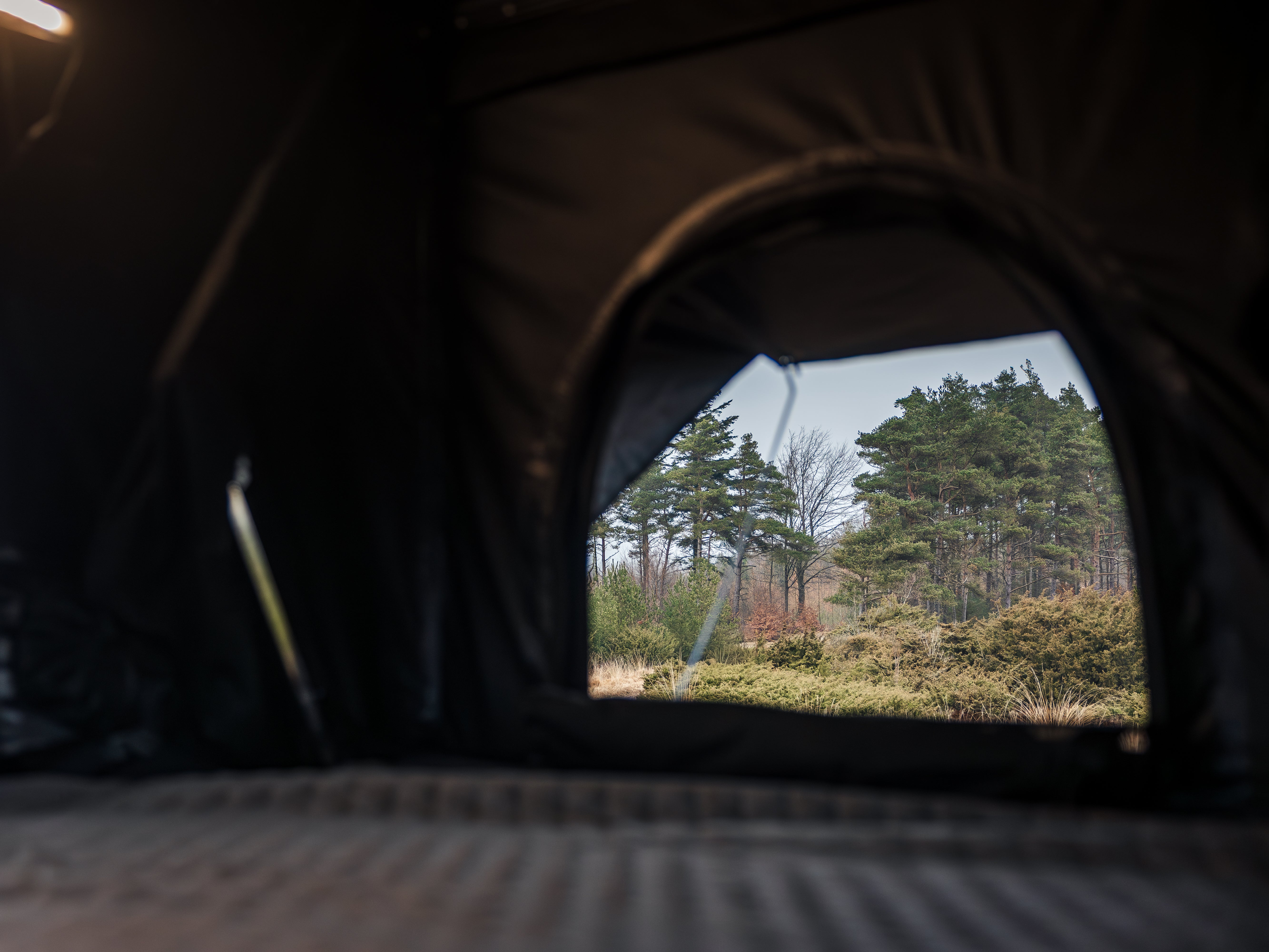 CampBoxi Aero 130 roof tent - Hard-shell aluminum roof tent