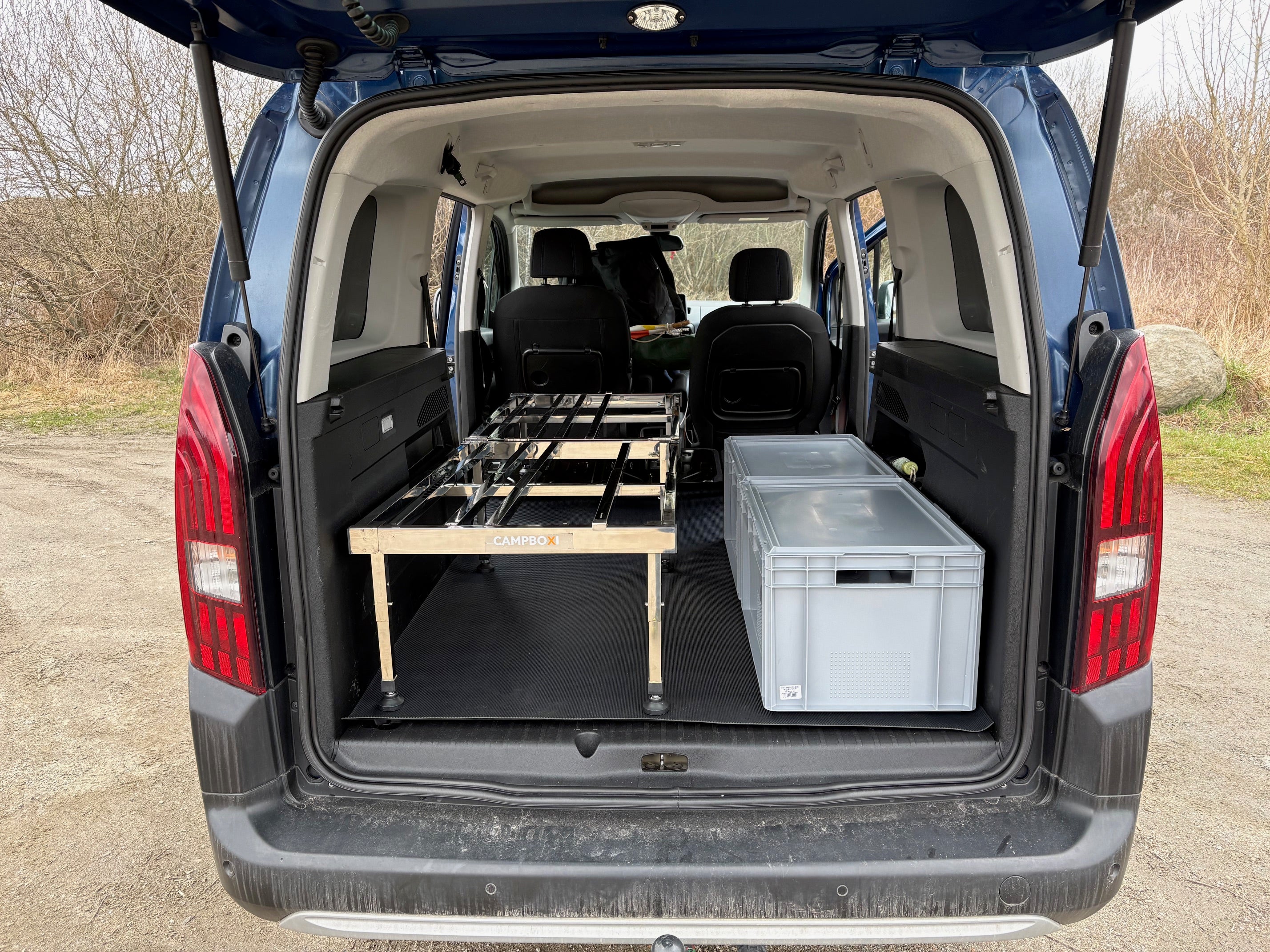 CampBoxi Unifit - Flexible and adjustable bed frame for your everyday car