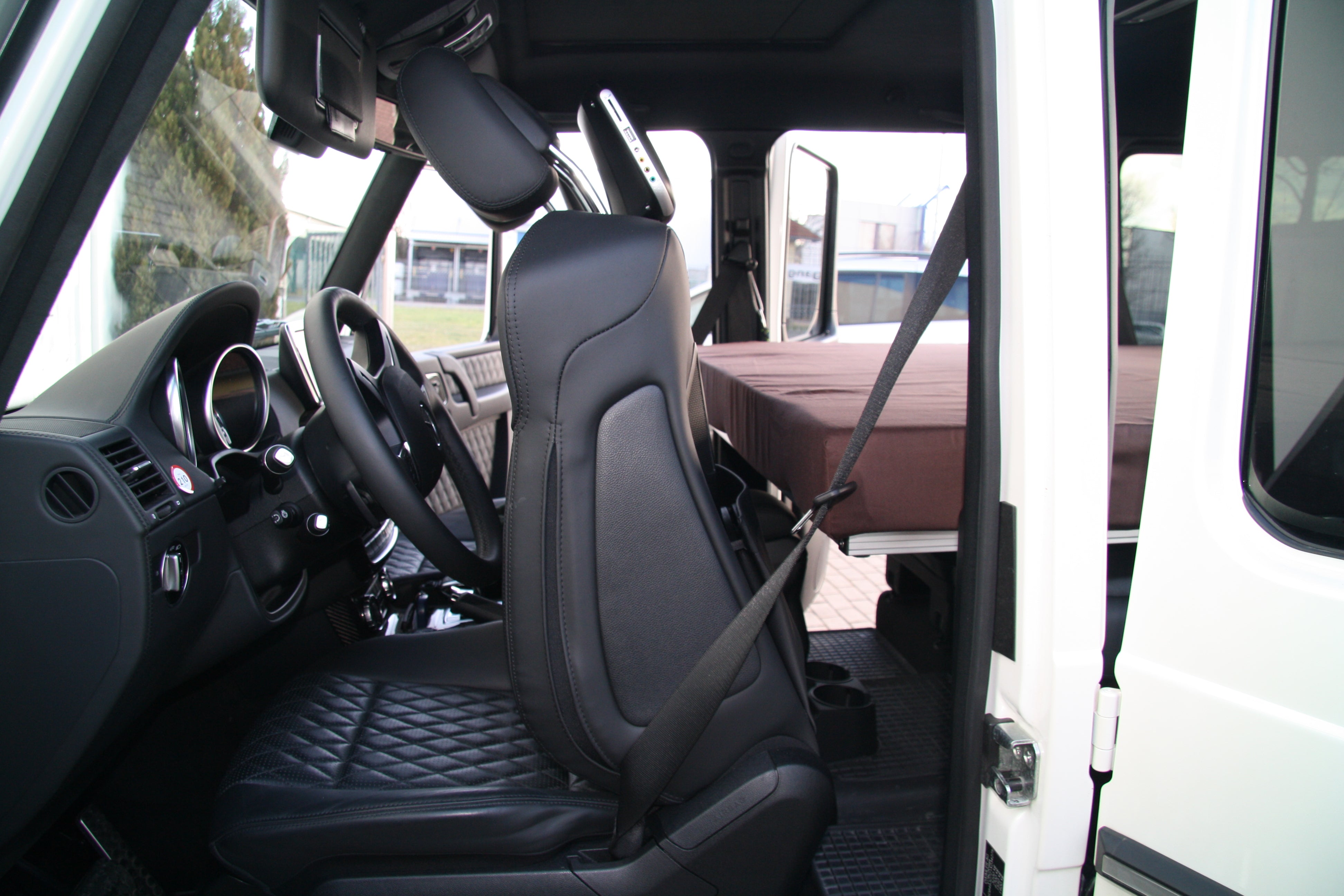 QUQUQ G-Box - Campervan modul til Mercedes G-class